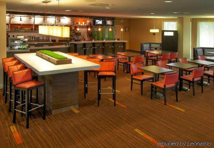 Courtyard By Marriott Roanoke Airport Hotell Exteriör bild